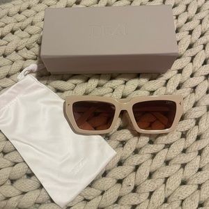 Dezi Switch Sunglasses